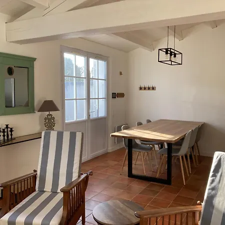 Holiday home La Maison De La Petite Fontaine La Couarde-sur-Mer